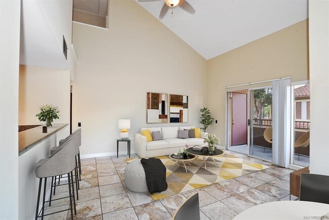 Building Photo - 15383 Maturin Dr Unit 215