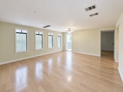 Photo - 5625 Crescent Prk W