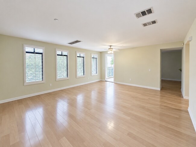 Photo - 5625 Crescent Prk W