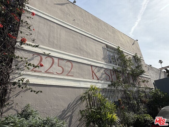 Photo - 2252 W Washington Blvd