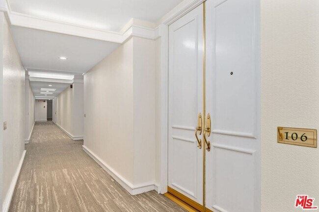 Photo - 1131 Alta Loma Rd Unit 106