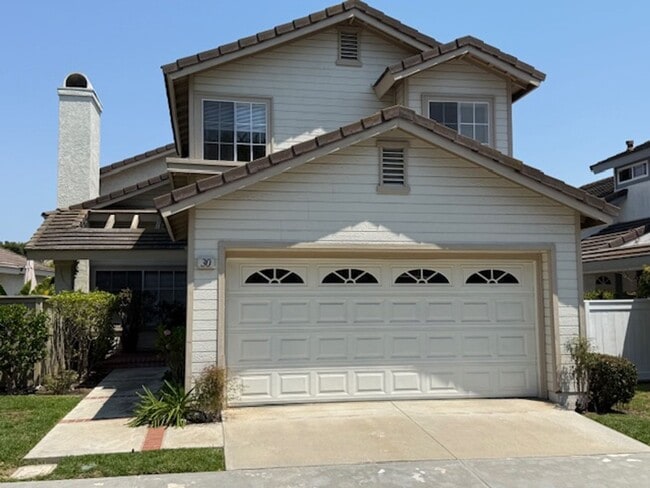 Updated 3 Bedroom Detached Home in Woodbri... - Updated 3 Bedroom Detached Home in Woodbri...