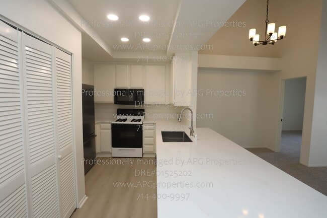 Photo - 10401 Garden Grove Blvd
