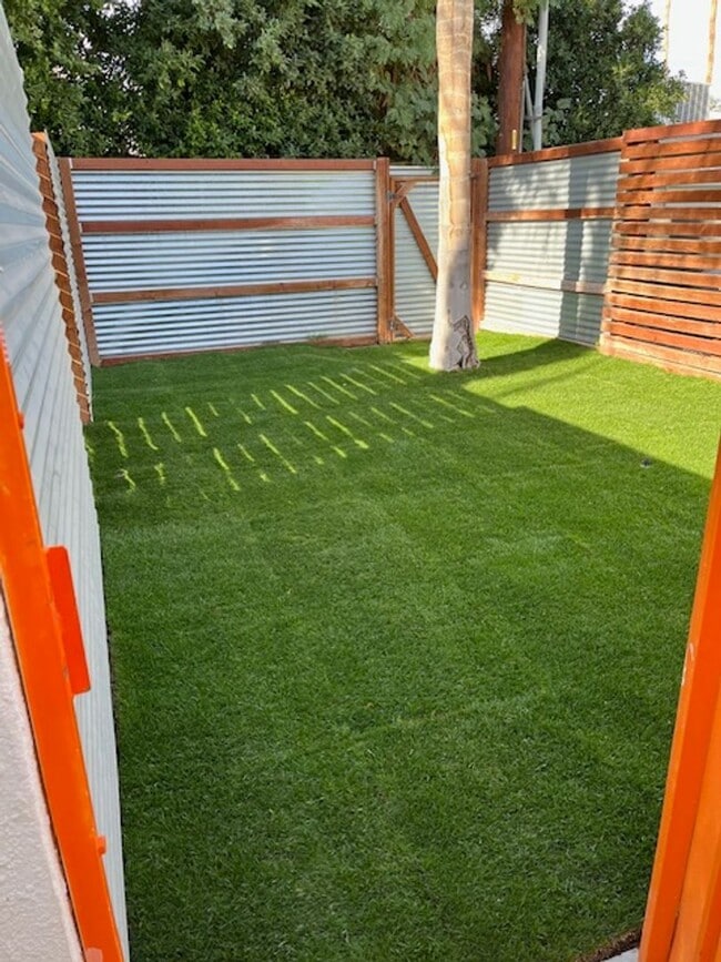 Building Photo - 555 El Placer Rd Unit 555 El Placer Rd #4