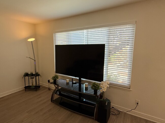 Photo - 1000 Estes St Unit #34