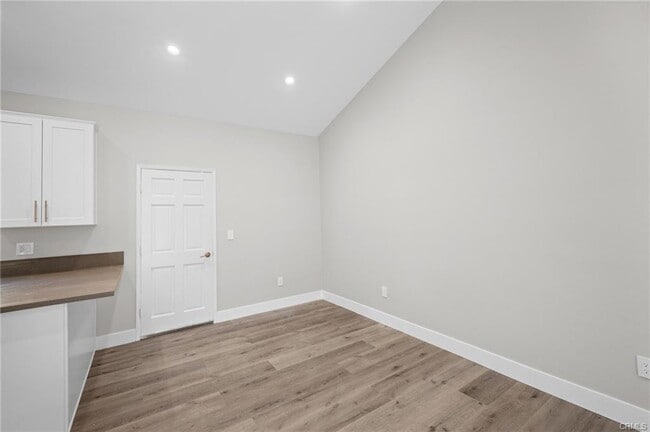 Photo - 22570 Los Tigres Dr