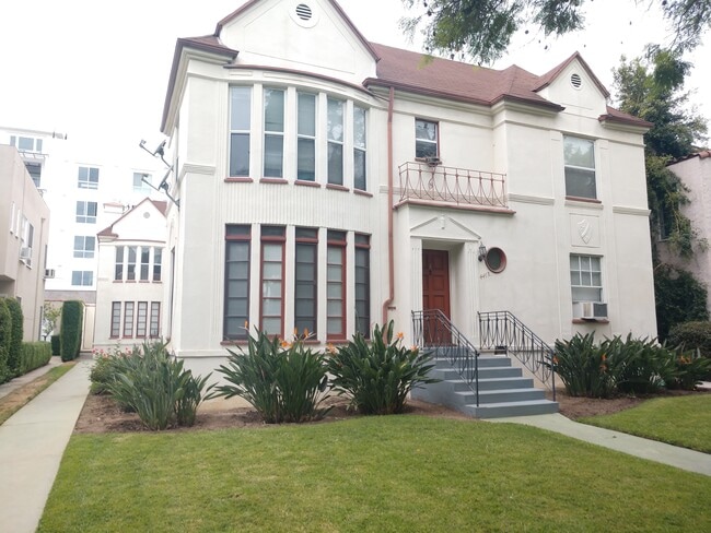 447 N OAKHURST DR - 447 N Oakhurst Dr Unit H