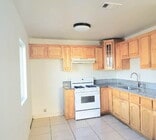 Photo - 844 W 54th St