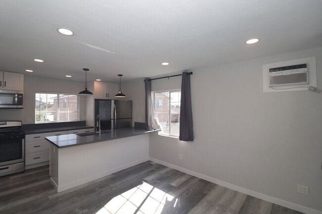 Building Photo - 4239 Swift Ave