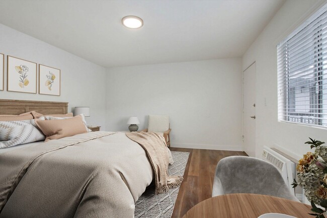 Photo - Reseda Apartments