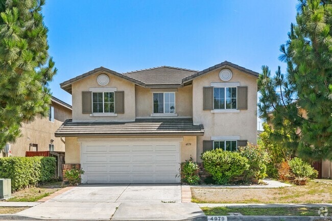 Building Photo - NEWLY RENOVATED! Central A/C, 2-Car Garage... Rental