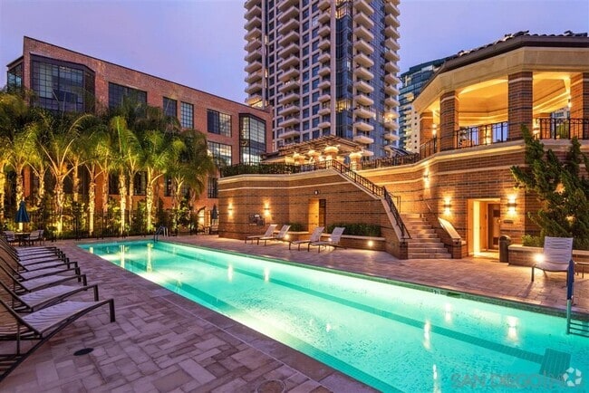 Building Photo - 500 W Harbor Dr Unit 112 Rental