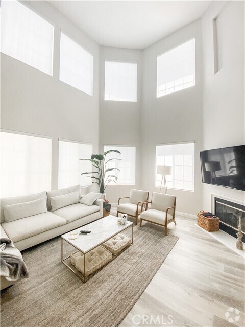 Building Photo - 151 Islington Rental
