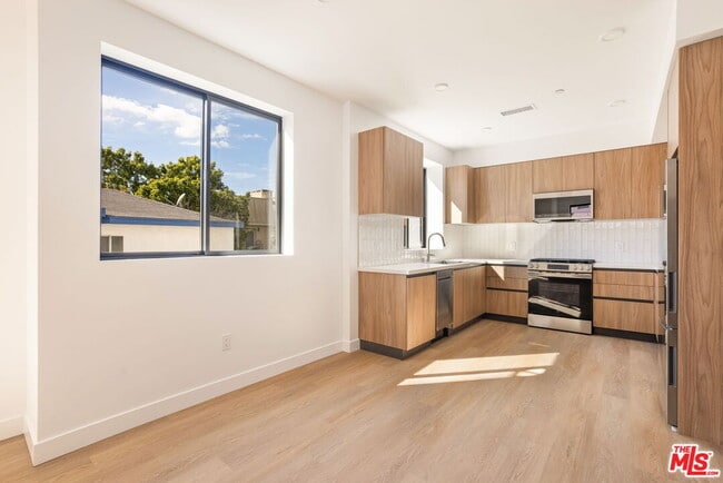 Photo - 2361 Fox Hills Dr Unit 203