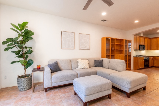 Photo - 2658 Escala Cir