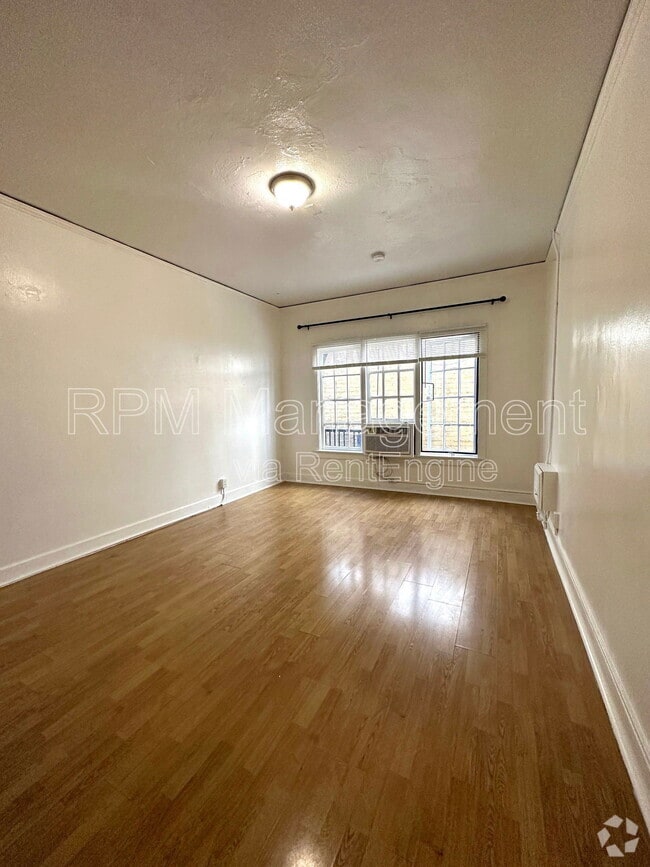 Building Photo - 1825 Ivar Ave Unit 211 Rental