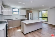 Photo - 328 N Maple Dr Unit 306