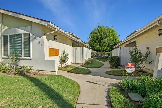 Photo - 16755 Parthenia St