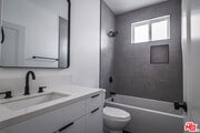Photo - 11810 Gilmore St