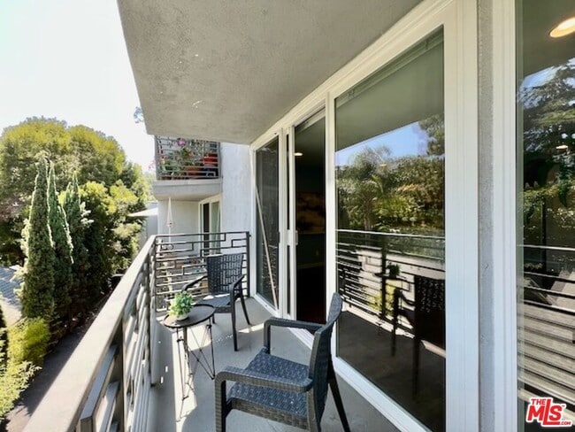 Photo - 1920 Hillcrest Rd Unit 8