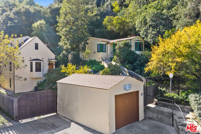 Photo - 3705 Fredonia Dr