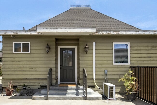 Photo - 403 N San Gabriel Ave Unit B