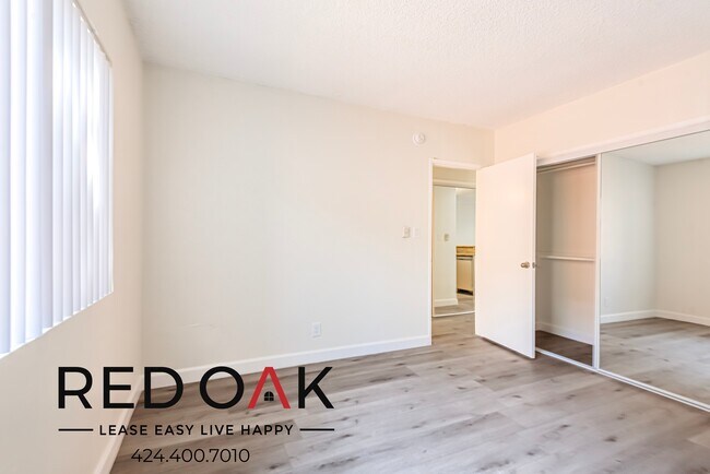 Photo - 1545 N Bronson Ave Unit 105