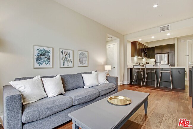 Photo - 589 Americana Way Unit Marc 423