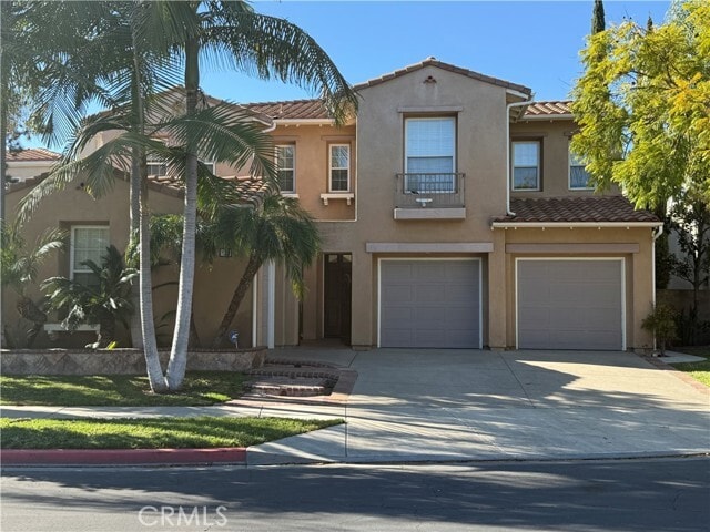 Building Photo - 3 Hollinwood