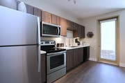 Studio, 1 BA - 413 SF - Entrada