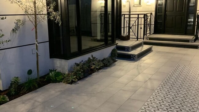 Building Photo - 1311 S Beverly Glen Blvd Unit 1311