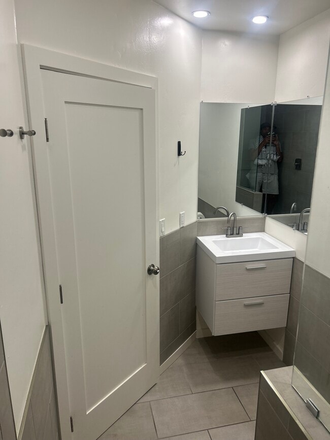 Photo - 3702 Ingraham St Unit 3702