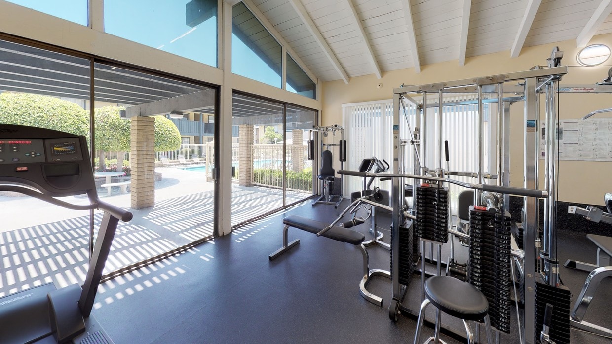 3D Tour - Glen Oaks Apartments
