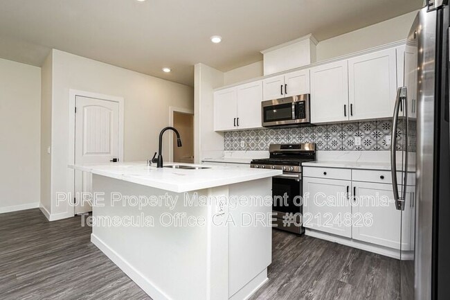 Photo - 30383 Town Square Dr