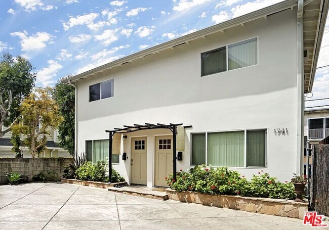 Building Photo - 1741 S Westgate Ave Unit 1 Rental