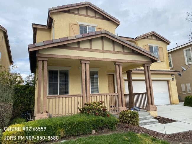 Building Photo - Eastvale 4 bedroom Partially Furnished Home