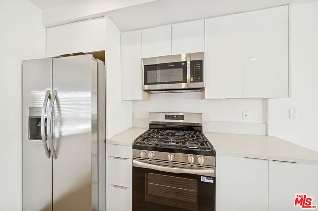 Photo - 919 S Sherbourne Dr Unit 3