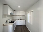 Photo - 607 E Walnut St Apartment Unit 5