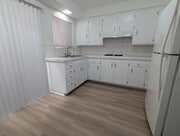 Kitchen - 216 Melrose Dr Unit 216