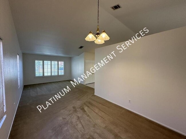Photo - 1611 Kings Rd