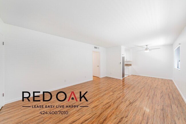 Photo - 10206 Independence Ave Unit 3