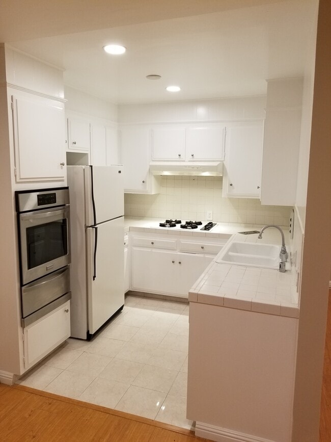 Photo - 1907 Overland Ave