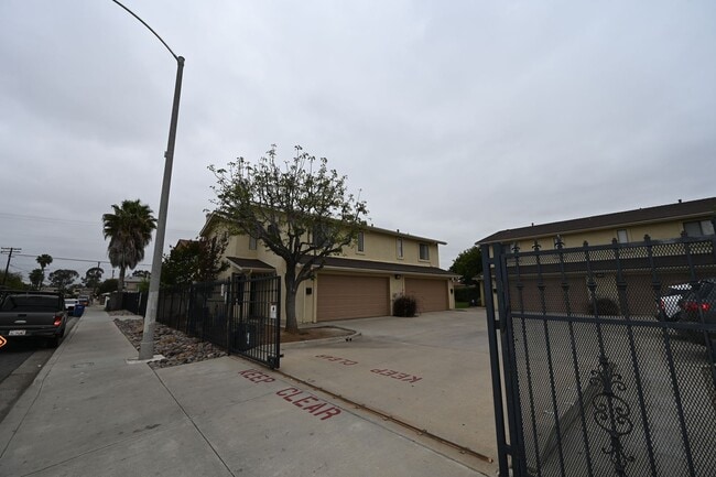 Photo - Spacious 3 Bed / 2.5 Bath Townhome in Gated Community – El Cajon