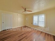 Photo - 119 E N St