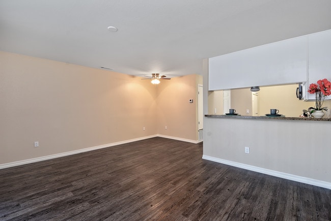 Photo - FAIRWAY MANOR