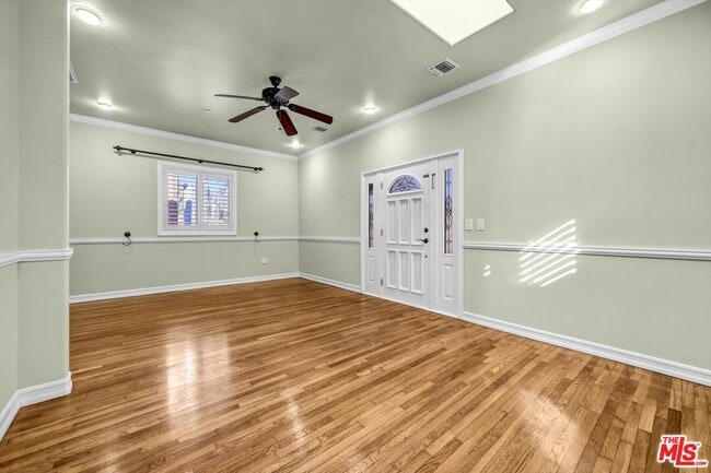 Photo - 3930 La Crescenta Ave