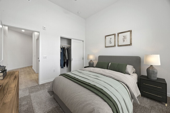 Photo - Canyon Bluffs