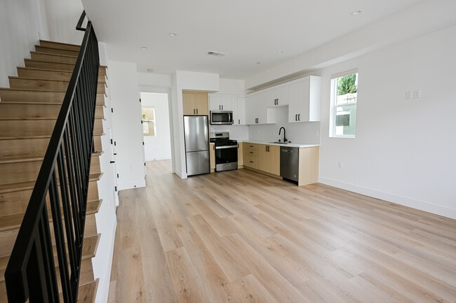 Building Photo - 11241 Morrison St