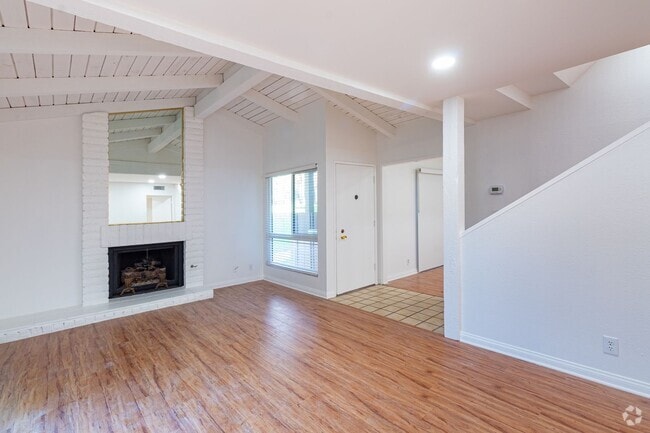 Building Photo - Recently Remodeled 3 Bedroom - Two Story B... Rental