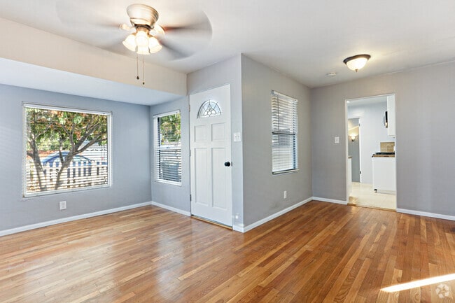Building Photo - 917 E 28th St Unit Front Rental